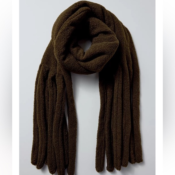 NEW UO Extra Chunky Extra Big Scarf - Picture 4 of 4